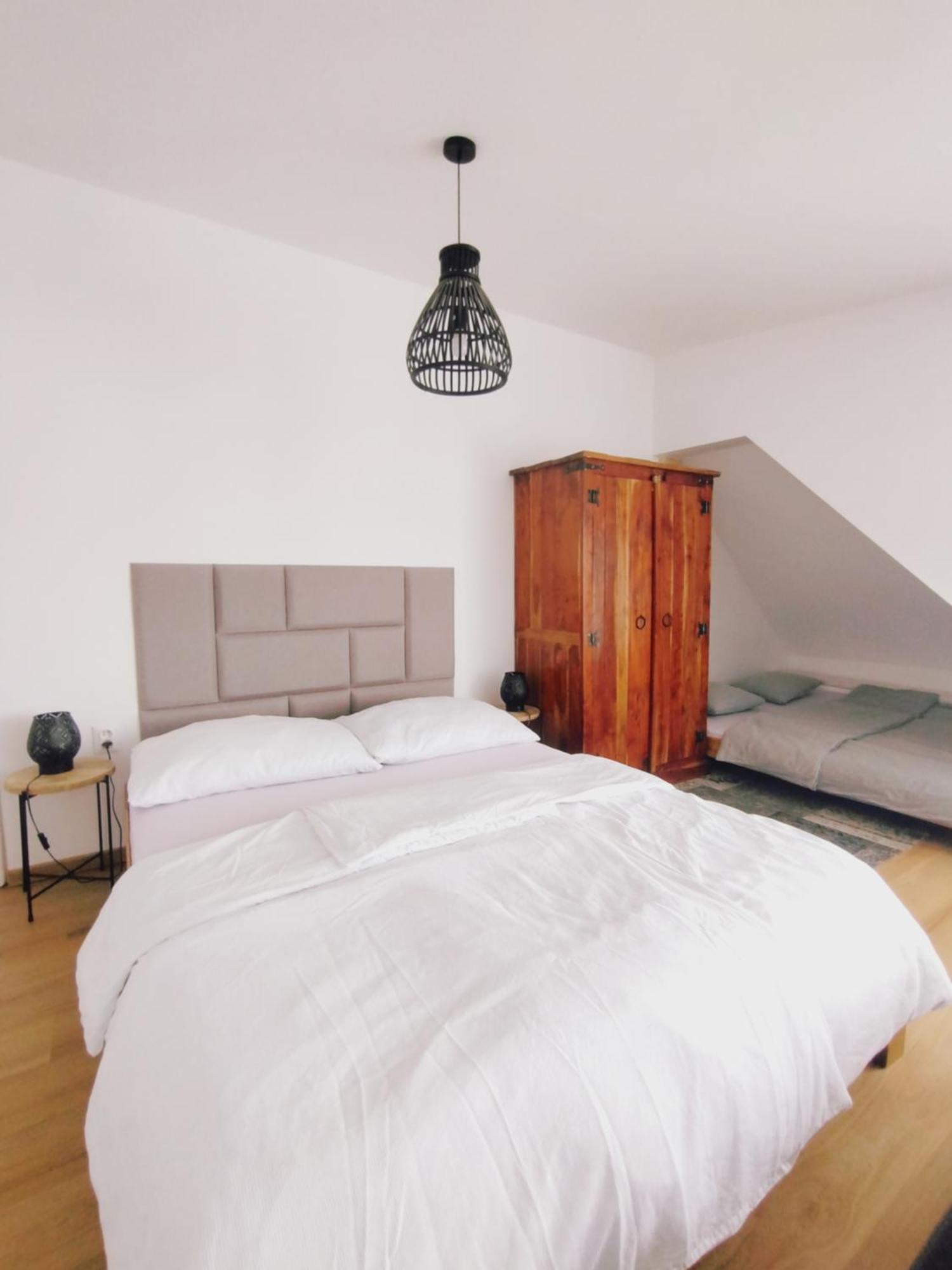 Attic Apartment Catnip Bratislava Bagian luar foto